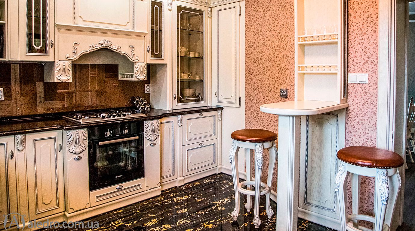 Меблі та сходи в класичному стілі. Кіровоград