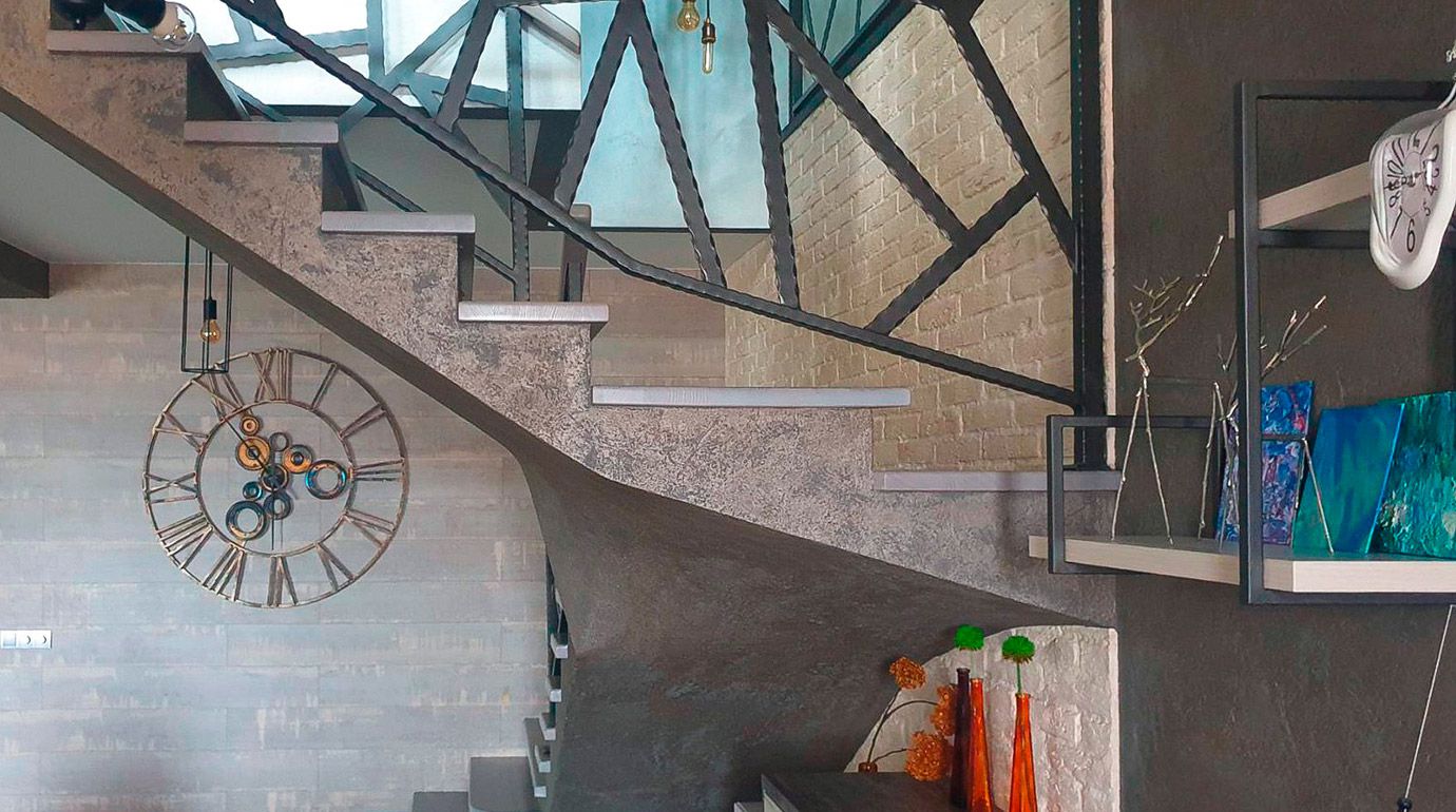 Сучасні сходи в квартиру