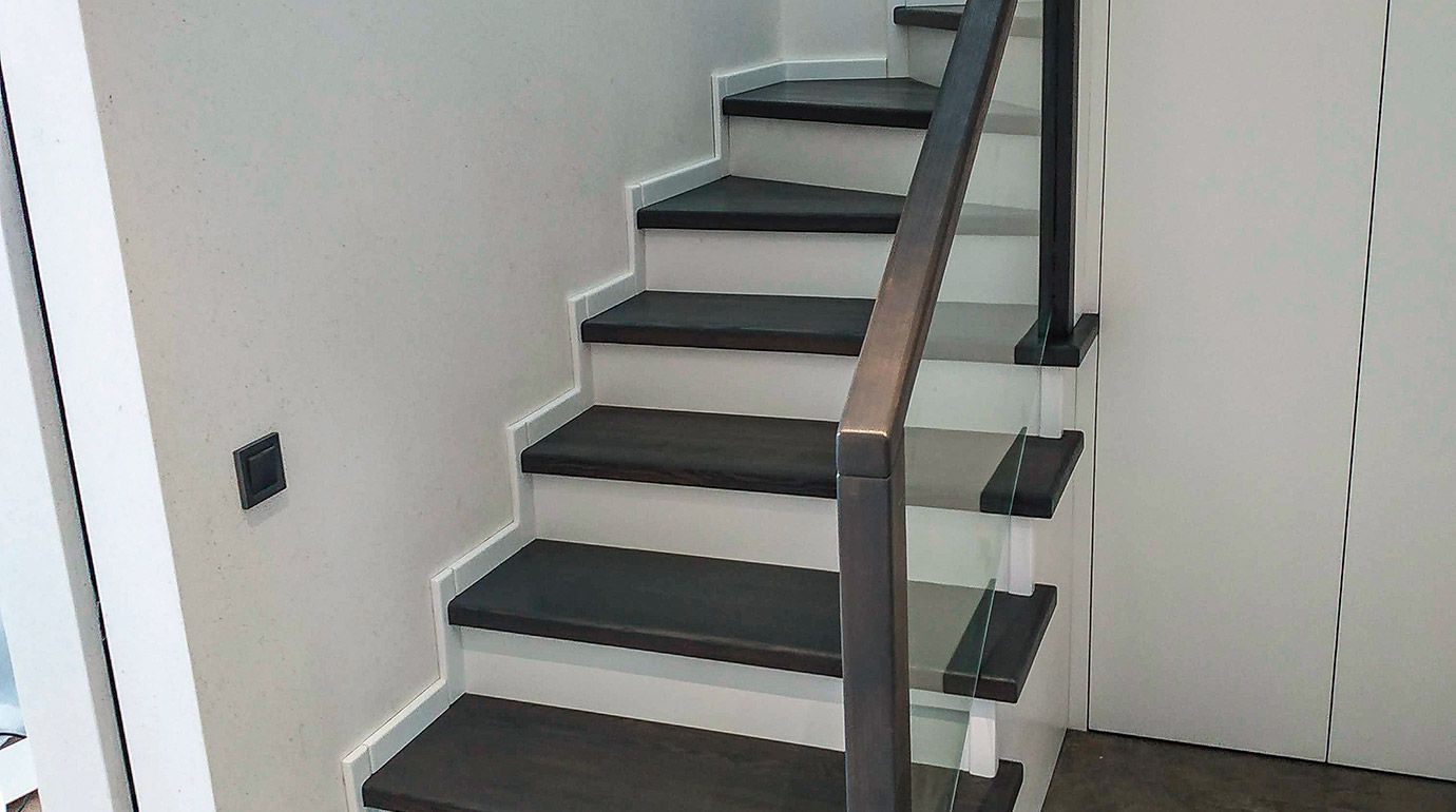 Сходи зі склом в квартиру